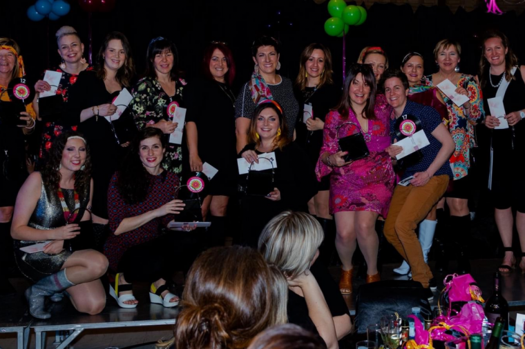 Comment attirer plus de clients dans votre salon esthétique grâce à l'implication locale